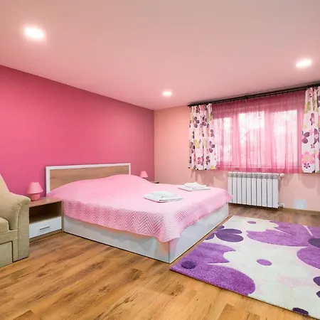 Serdika Round Tower Apartment